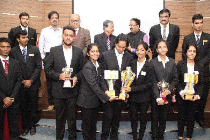 https://cache.careers360.mobi/media/colleges/social-media/media-gallery/9331/2019/4/9/Prize Distribution of Dr DY Patil College of Law Navi Mumbai_Events.jpg